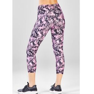 Fabletics Define Powerhold Mid-Rise Capri Leggings Size Large